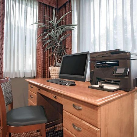 Hawthorn Suites By Wyndham Kent, Wa 외부 사진