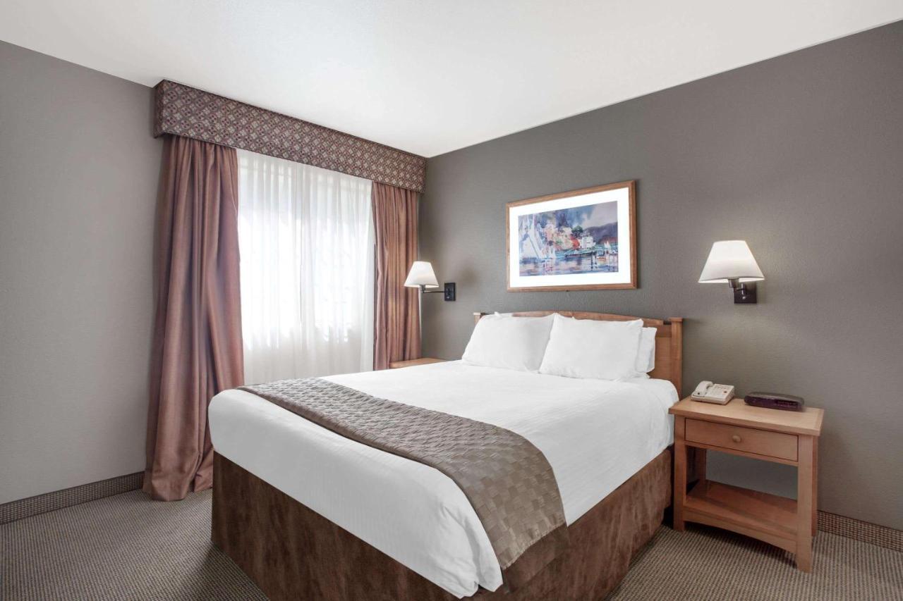 Hawthorn Suites By Wyndham Kent, Wa 외부 사진
