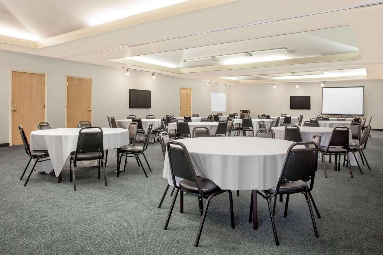 Hawthorn Suites By Wyndham Kent, Wa 외부 사진