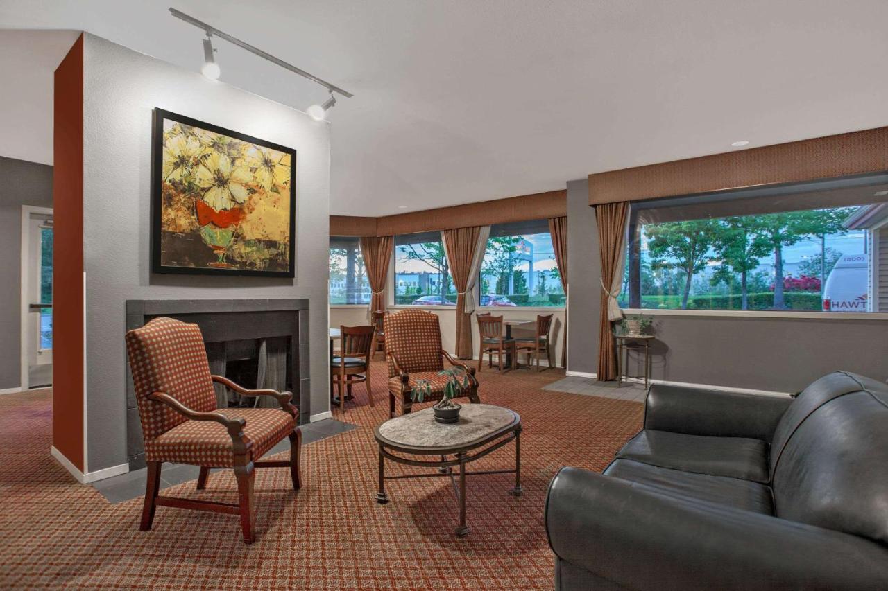 Hawthorn Suites By Wyndham Kent, Wa 외부 사진